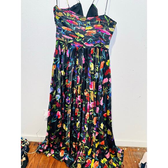 AIIFOS Black Floral A-Line Sleeveless Halter Neck Adrianna Gown size 8 - Picture 3 of 16